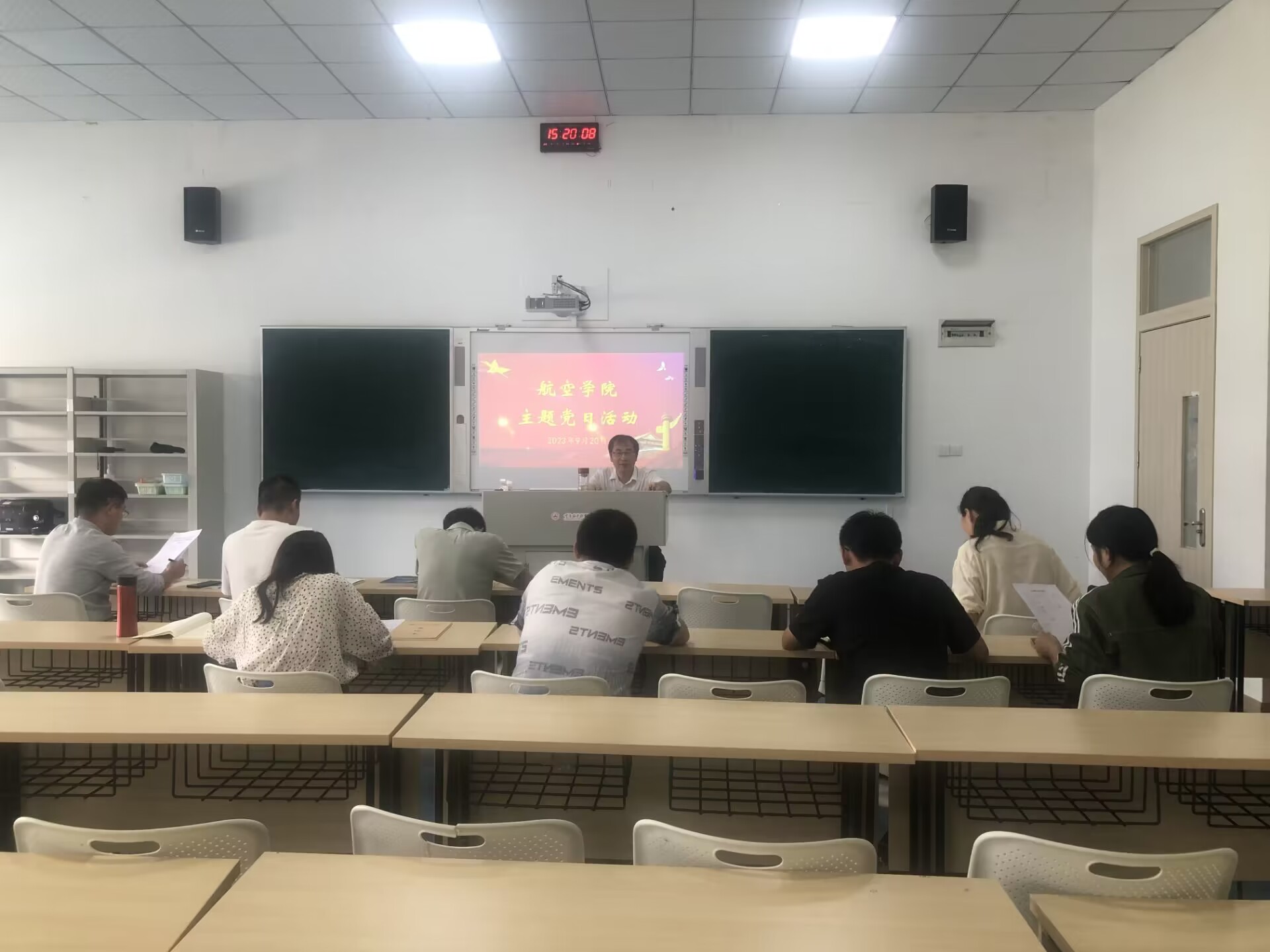 主题9月.jpg